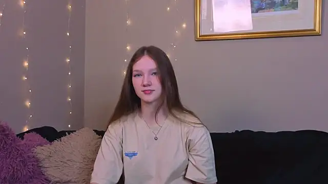 Snapshot of MelvinaEbner chatting on December 2, 2025, 7:47 am MelvinaEbner online show from December 2, 2025, 7:47 am