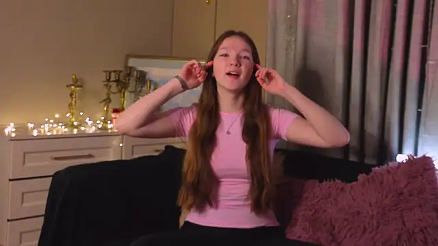 Snapshot of MelvinaEbner chatting on December 5, 2025, 7:28 am MelvinaEbner online show from December 5, 2025, 7:28 am