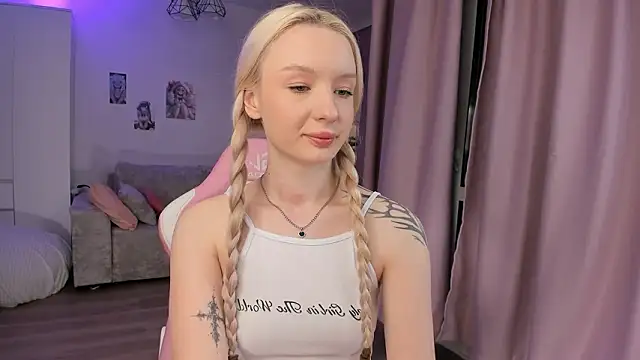 Tiffany Paw online show from February 21, 2026, 3:29 am