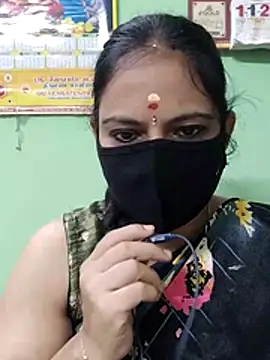 Queen-Neha online show from December 1, 2025, 5:51 pm