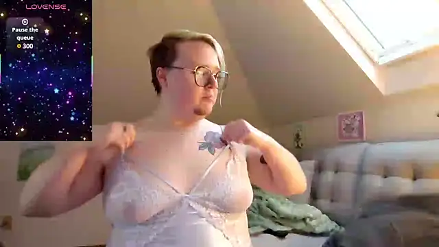 queerlyjaz online show from March 8, 2026, 6:12 pm