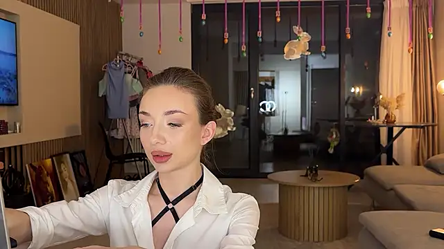 Jolienne online show from April 2, 2026, 8:28 pm