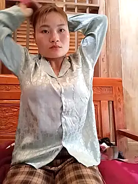 Snapshot of Lee-Thee chatting on January 11, 2026, 4:39 am Lee-Thee online show from January 11, 2026, 4:39 am