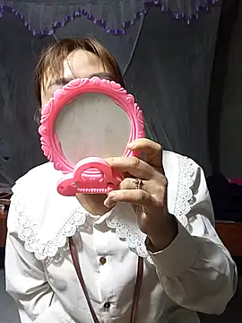 Snapshot of Lee-Thee chatting on January 12, 2026, 10:48 pm Lee-Thee online show from January 12, 2026, 10:48 pm