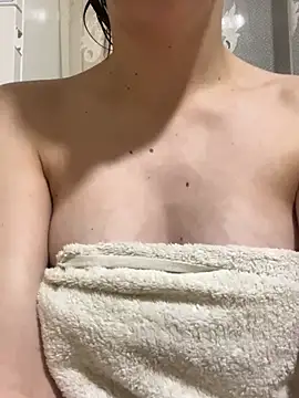 bettyButterfly online show from April 3, 2026, 8:07 pm