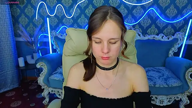 KarolinaSky online show from November 18, 2025, 6:40 am