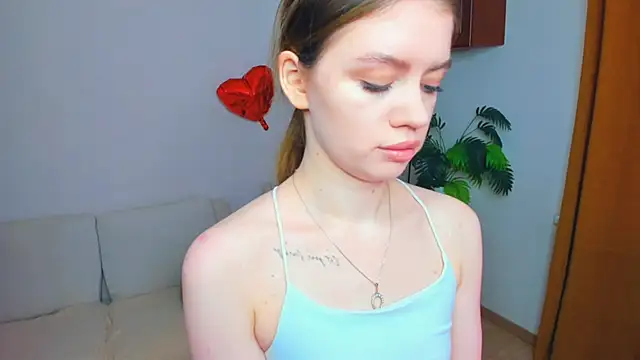 AngelesBenitz online show from February 25, 2026, 6:12 am