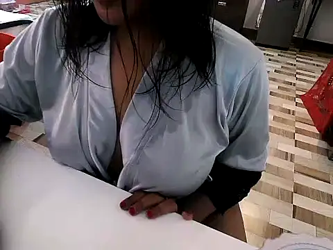 Snapshot of raveena_hot chatting on April 9, 2026, 3:17 pm raveena hot online show from April 9, 2026, 3:17 pm