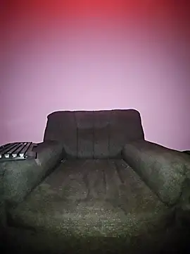 Chiplikk6009 online show from December 17, 2025, 9:32 pm