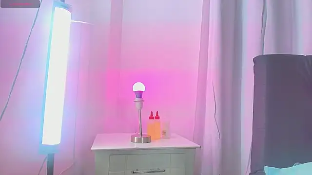 Ebony Pregnant Teen online show from December 15, 2025, 5:34 am