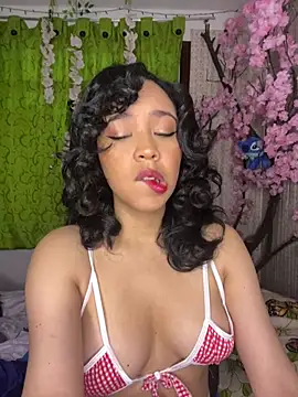 Esmerald 1111 online show from April 14, 2026, 10:10 am