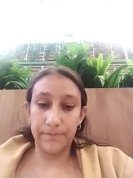 Mikela 19 online show from December 20, 2025, 7:54 pm