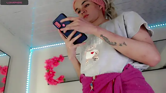 Karla hot777 online show from April 26, 2026, 12:36 pm