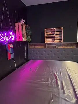 Shy-Ivy online show from December 16, 2025, 10:37 pm