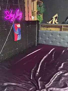 Shy-Ivy online show from April 13, 2026, 9:09 pm