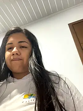 Adriana 27 online show from November 19, 2025, 7:25 pm