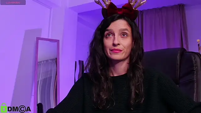 AnnaHarperX online show from November 19, 2025, 5:35 pm