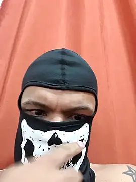 Claudioxavier2 online show from May 16, 2026, 11:53 am