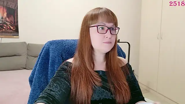 Foxy-lady online show from April 3, 2026, 9:51 am