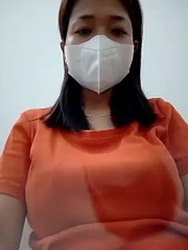 PamPii2x online show from April 17, 2026, 9:40 pm