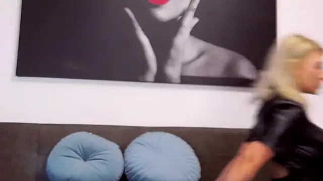 Snapshot of KaylinJan chatting on November 26, 2025, 6:25 am KaylinJan online show from November 26, 2025, 6:25 am