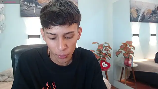 DraxBlade09 online show from December 14, 2025, 8:13 pm