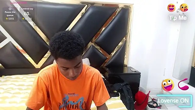 NoahJhonson69 online show from April 5, 2026, 11:40 am