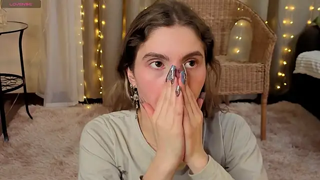 RozanneJordan online show from February 10, 2026, 5:17 pm