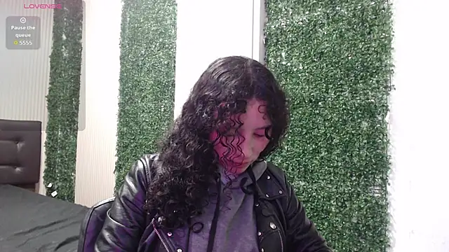 Snapshot of pettymoon1 chatting on November 27, 2025, 11:34 am pettymoon1 online show from November 27, 2025, 11:34 am