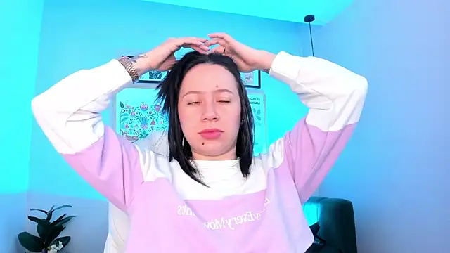 Annie Petters online show from December 1, 2025, 11:59 am