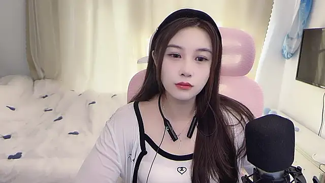 TTtia  online show from December 23, 2025, 1:25 am