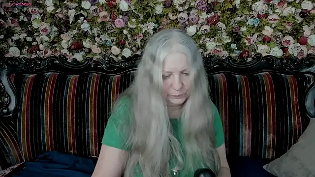 mariabelladonna online show from April 3, 2026, 9:46 pm