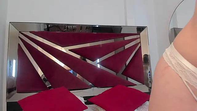 MarieTaylor  online show from November 20, 2025, 6:07 pm