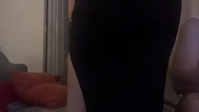 ellafr13 online show from December 4, 2025, 1:04 am