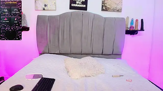 Maddy  Jones online show from February 9, 2026, 7:07 pm