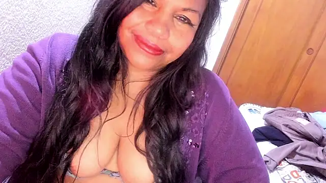 ebonycamelia online show from April 26, 2026, 11:35 pm