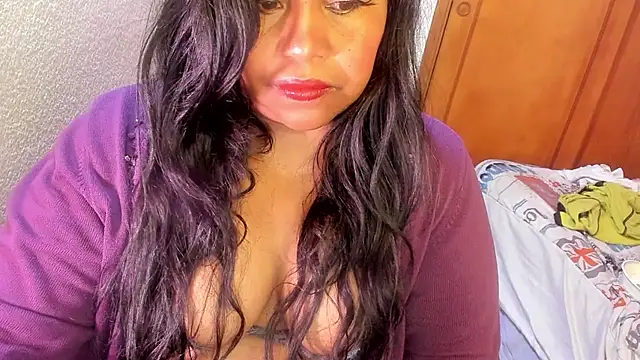 ebonycamelia online show from April 30, 2026, 5:41 pm