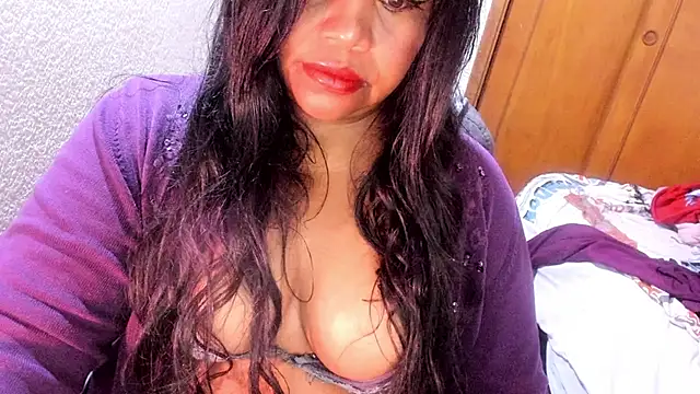 ebonycamelia online show from May 3, 2026, 8:31 am
