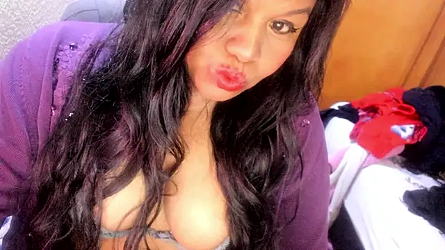 ebonycamelia online show from May 8, 2026, 9:42 pm