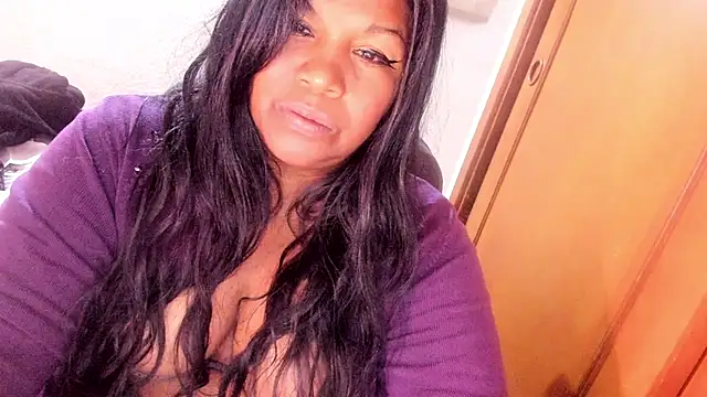 ebonycamelia online show from May 11, 2026, 7:22 pm