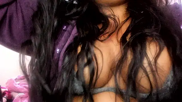 ebonycamelia online show from May 19, 2026, 9:21 pm