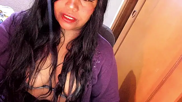 ebonycamelia online show from May 26, 2026, 11:56 pm