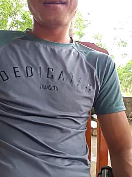 huykkk99 online show from February 28, 2026, 4:57 am