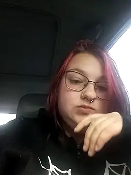 Snapshot of living420 chatting on November 26, 2025, 8:32 pm living420 online show from November 26, 2025, 8:32 pm