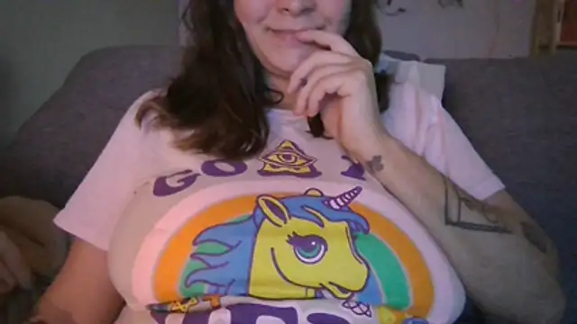 xxxluana online show from February 23, 2026, 4:21 am