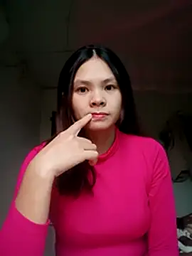 quynhquynh  online show from December 16, 2025, 1:32 am