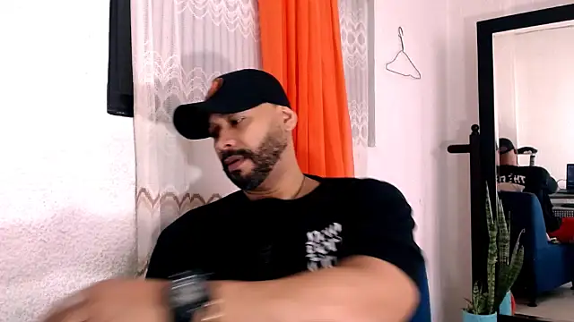 musclehetero online show from June 8, 2026, 3:34 pm