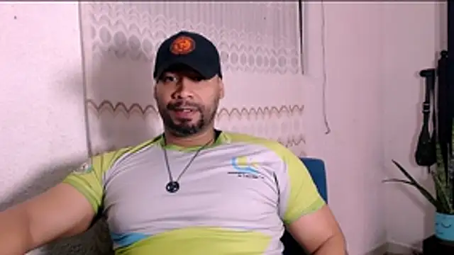 musclehetero online show from July 13, 2026, 4:21 pm