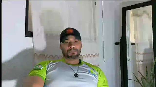 musclehetero online show from July 17, 2026, 2:13 pm