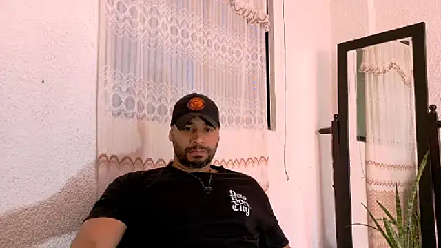 musclehetero online show from July 18, 2026, 7:17 pm